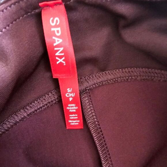 NWT Spanx Pants Women S Petite Ruby Faux Patent Leather Stretch Mid Rise - Picture 5 of 5